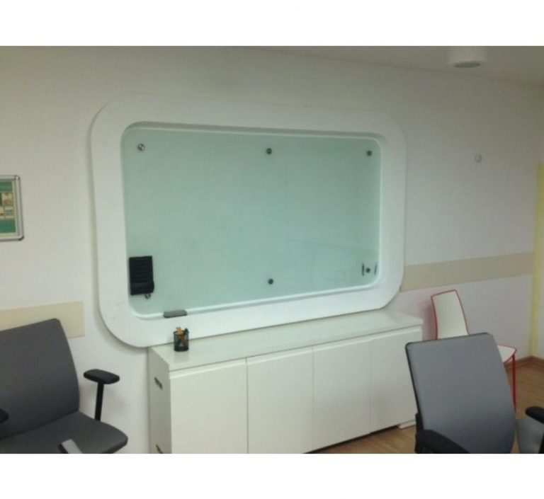 Read more about the article לוח זכוכית: הפתרון המושלם למשרד