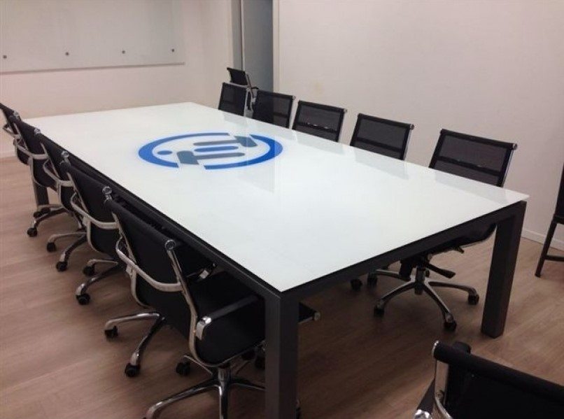 שולחן לחדר ישיבות דגם סטטוס- סטטוס ריהוט משרדי שולחן לחדר ישיבות דגם סטטוס- סטטוס ריהוט משרדי