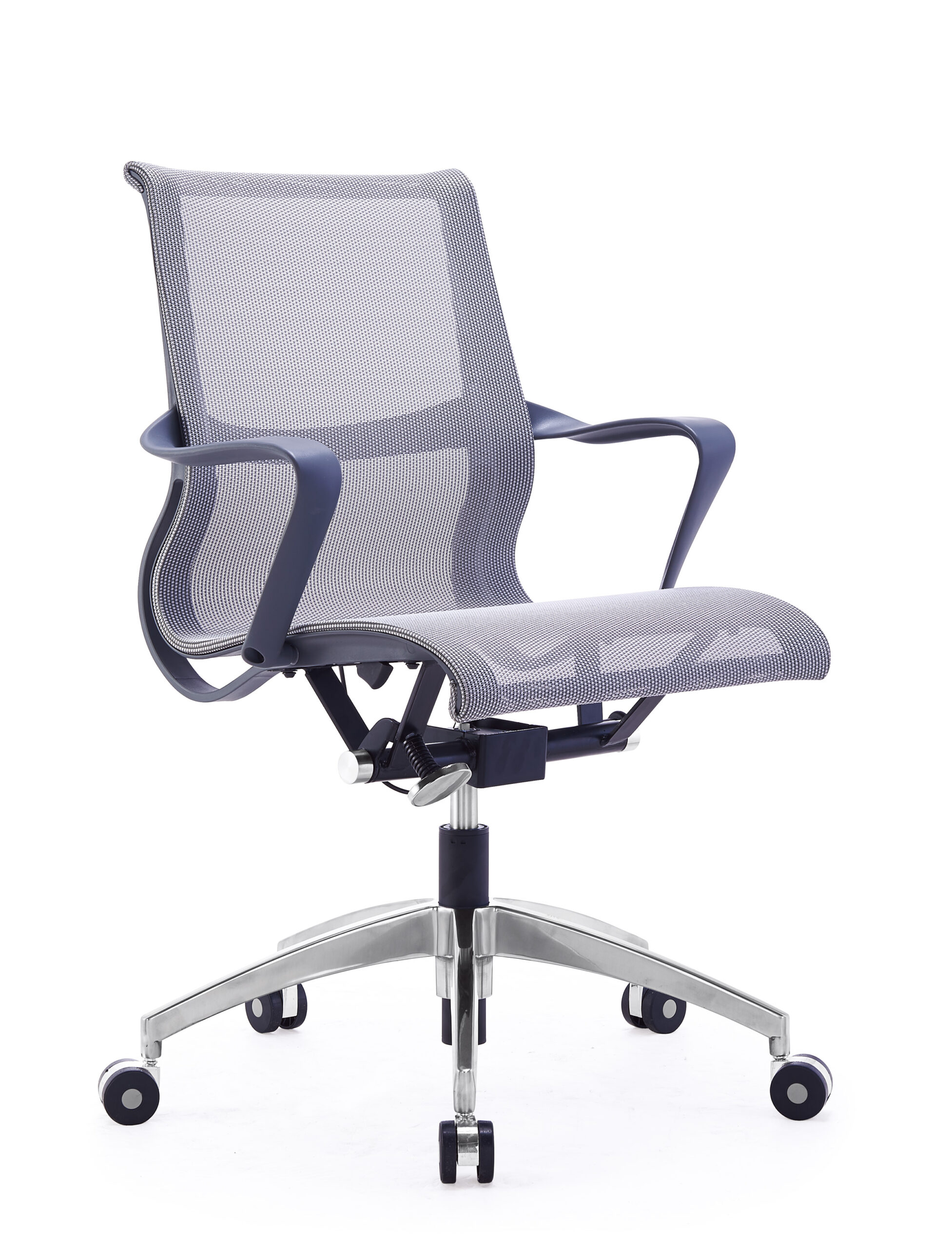 Read more about the article 5  טיפים לשמירה על ניקיון כסאות המשרד