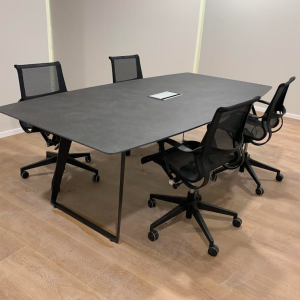 שולחן לחדר ישיבות דגם בלייר