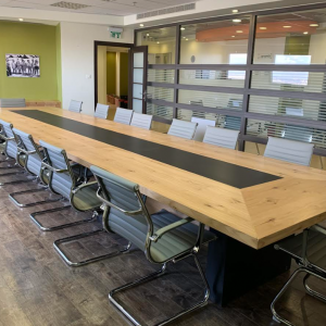 שולחן לחדר ישיבות דגם חרמון