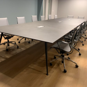 שולחן לחדר ישיבות דגם ספיידר